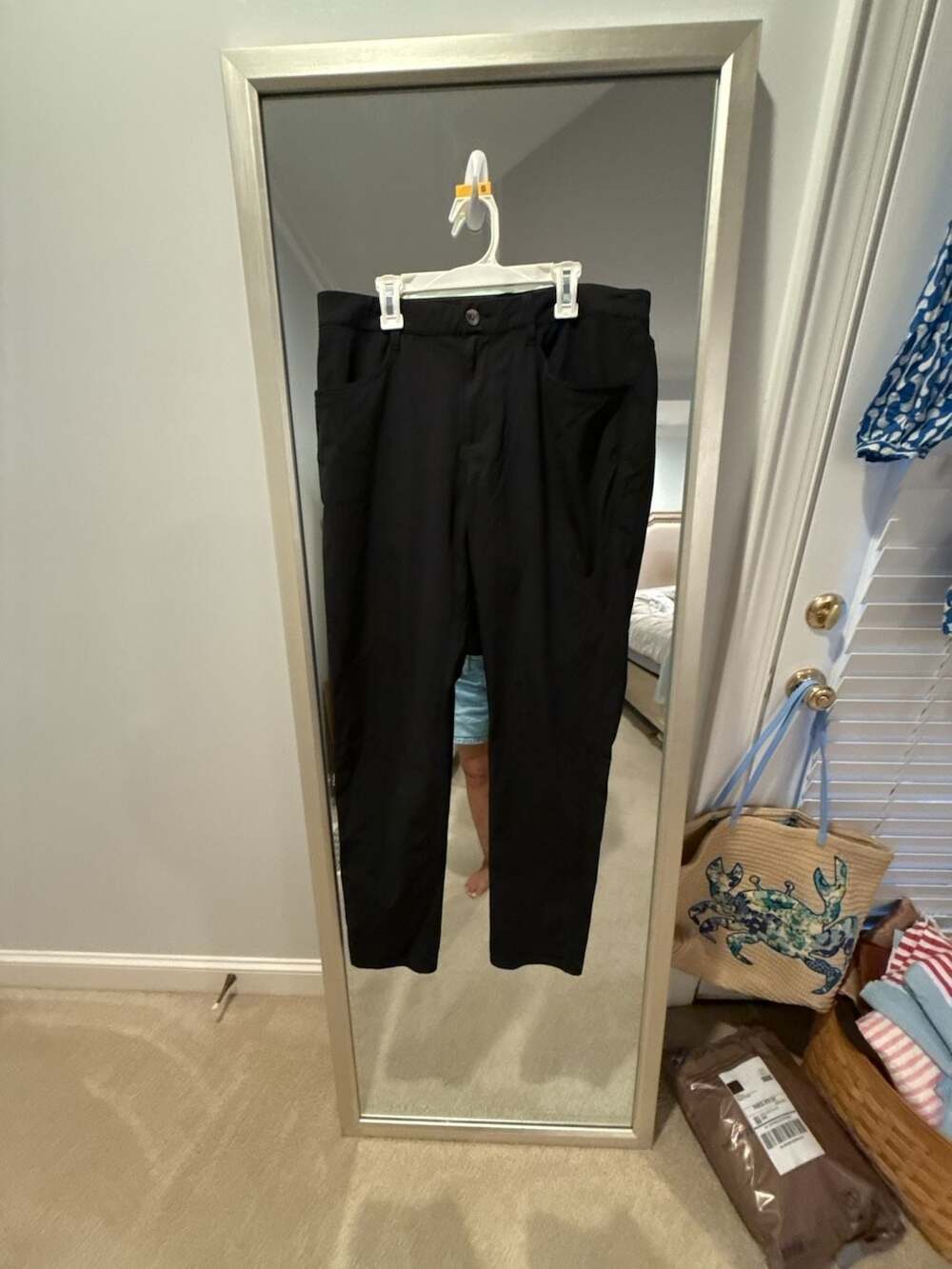 Vuori Men's Performance Chino Pants in Black